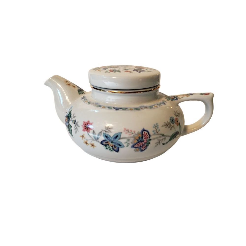 Andrea by Sadek Teapot